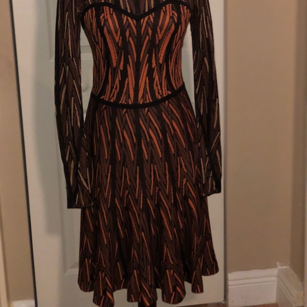 Dress - Picture 2 of 4